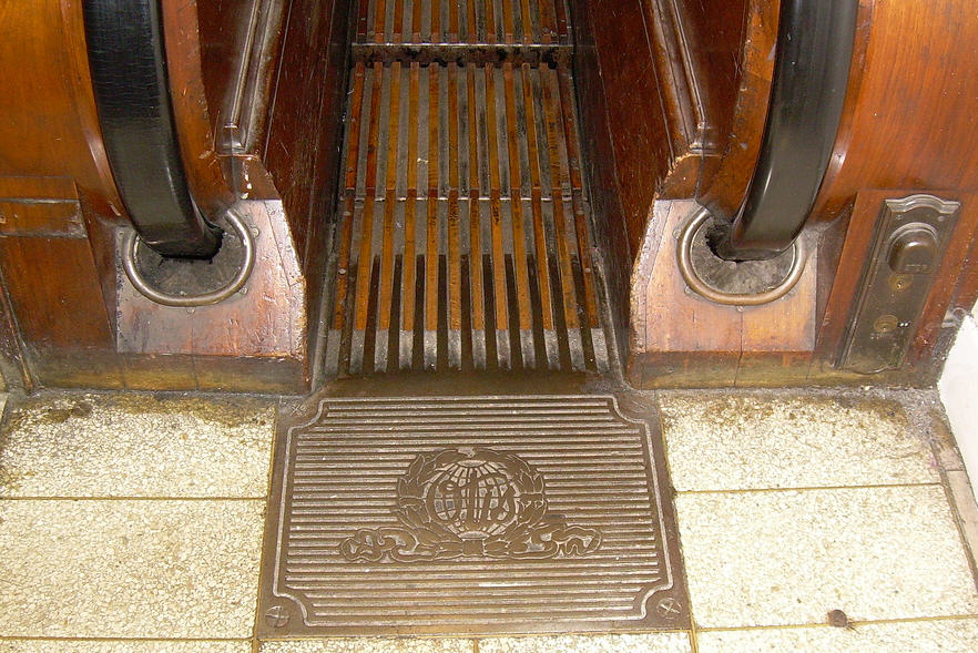  Macy*s wooden escalator Pittsburgh, Pennsylvania U.S.A. 